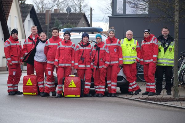 Gruppenbild unserer Einsatzkräfte während dem Faschingsumzug 2023